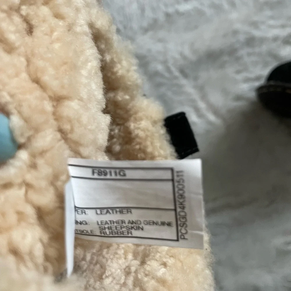 Ugg boots - Picture 9 of 9